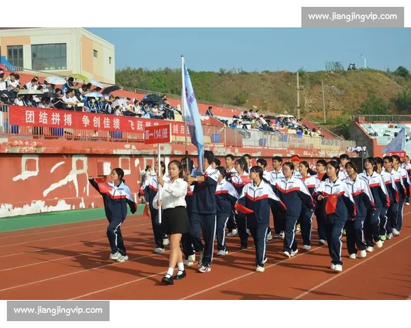 激情四溢的运动会赛场 解说员带你领略激动人心的赛事瞬间